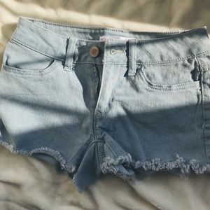 frayed washed denim shorts